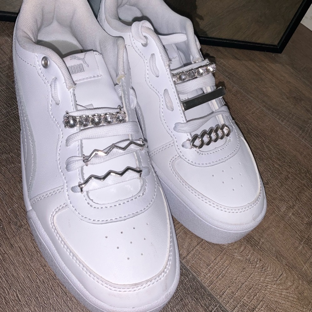 Shoeless gems - sneakers not included
